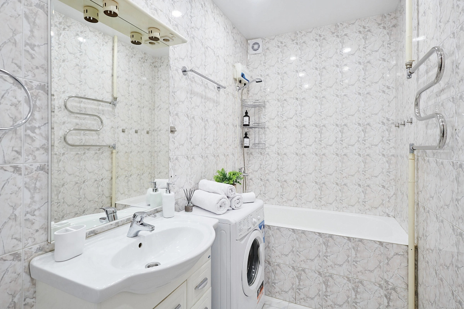 Квартира GM Apartments Стильная Трехкомнатная с видом на Новый Арбат