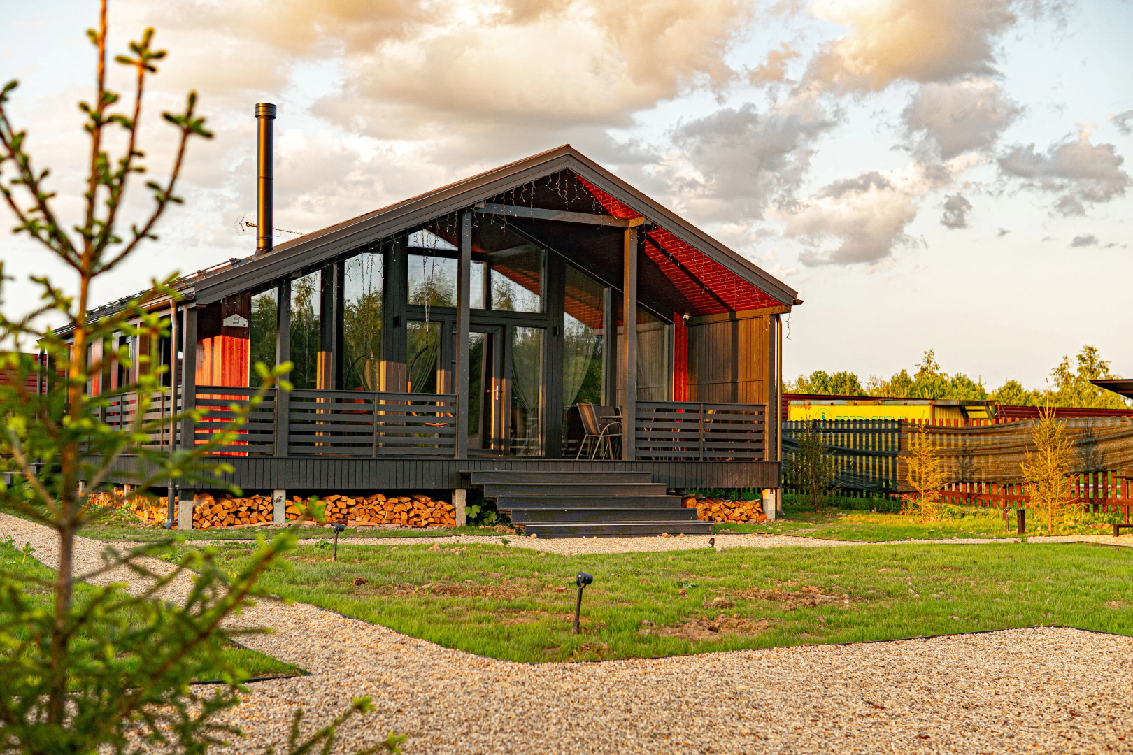 Частный Дом с Панорамными Окнами на Можайском Море