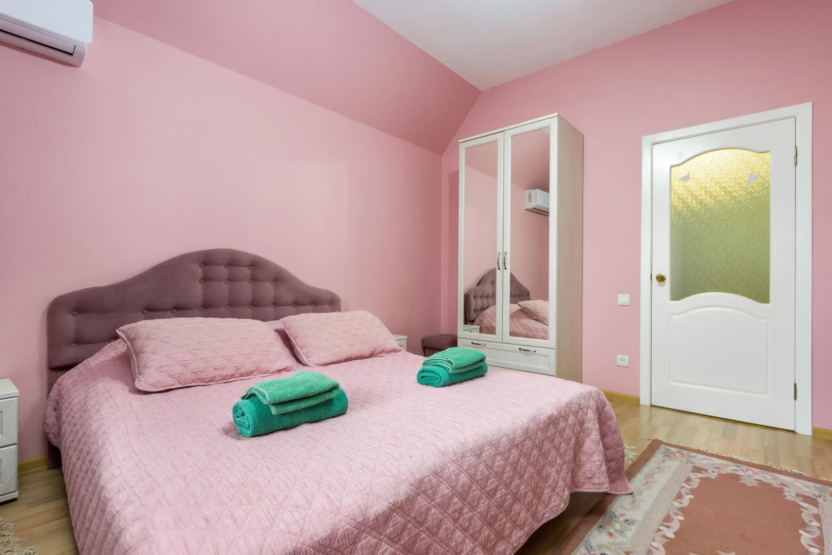 Частный дом с бассейном и хаммамом