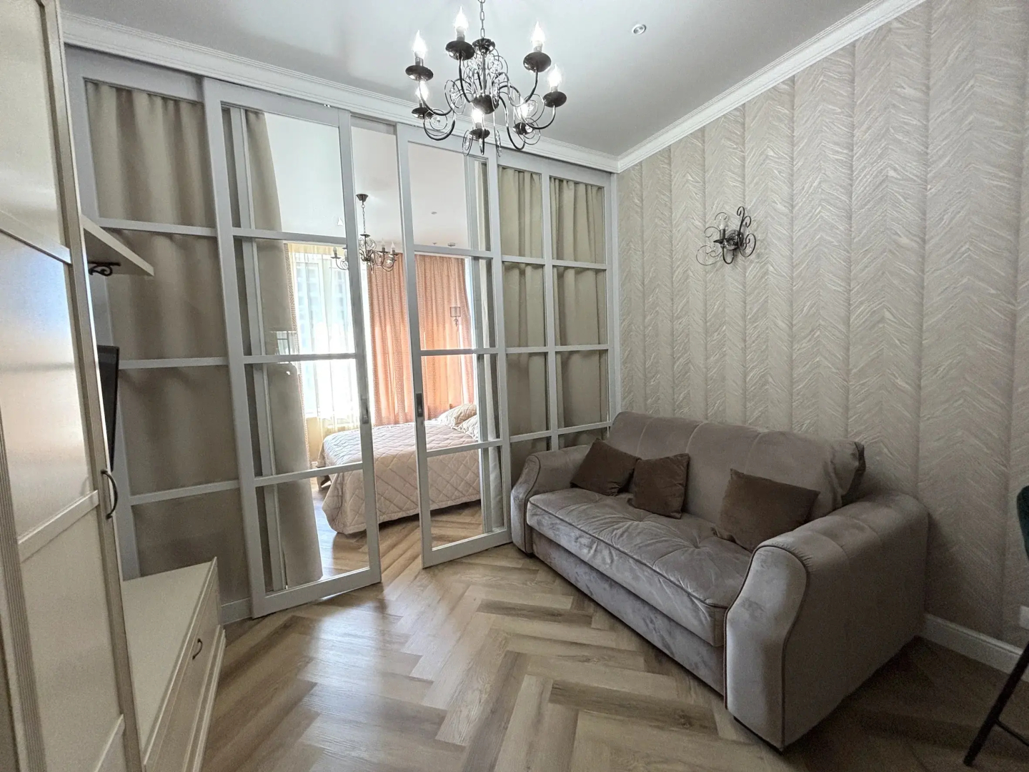 Апартаменты Семейная студия Люкс Монро