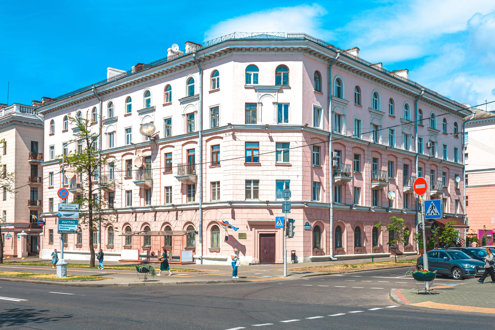 Новые апартаменты в центре на площади Победы