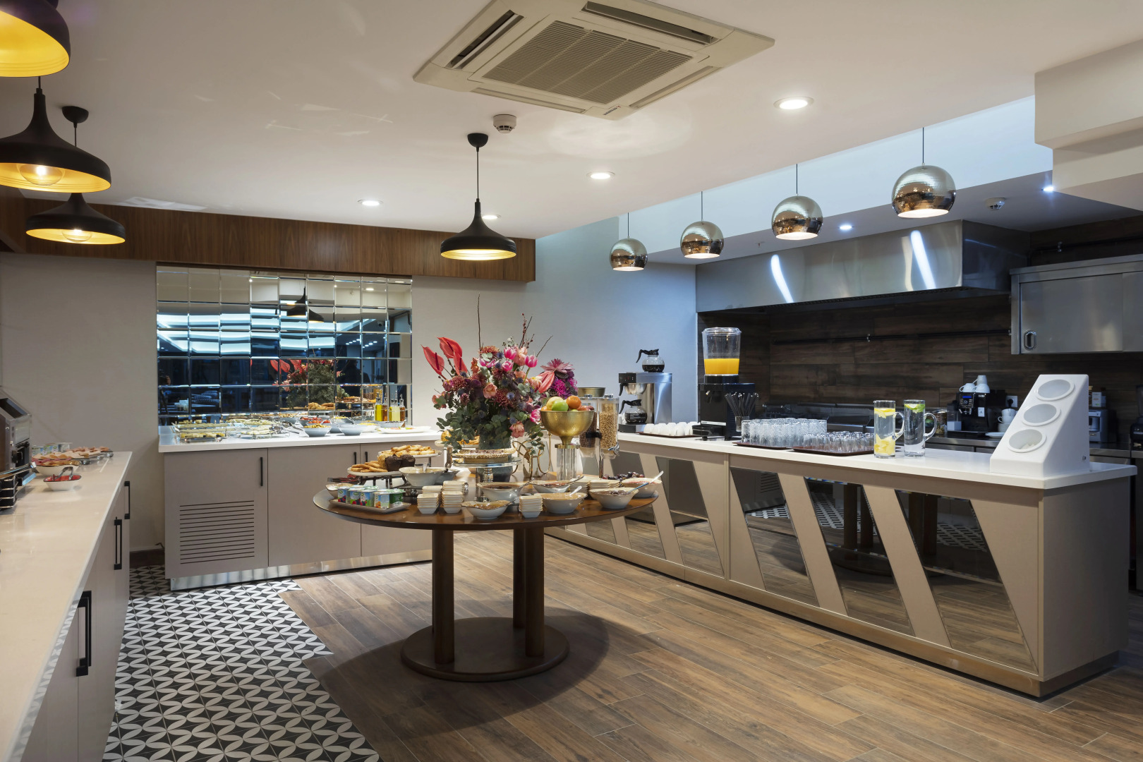 İzz Hotel Koşuyolu