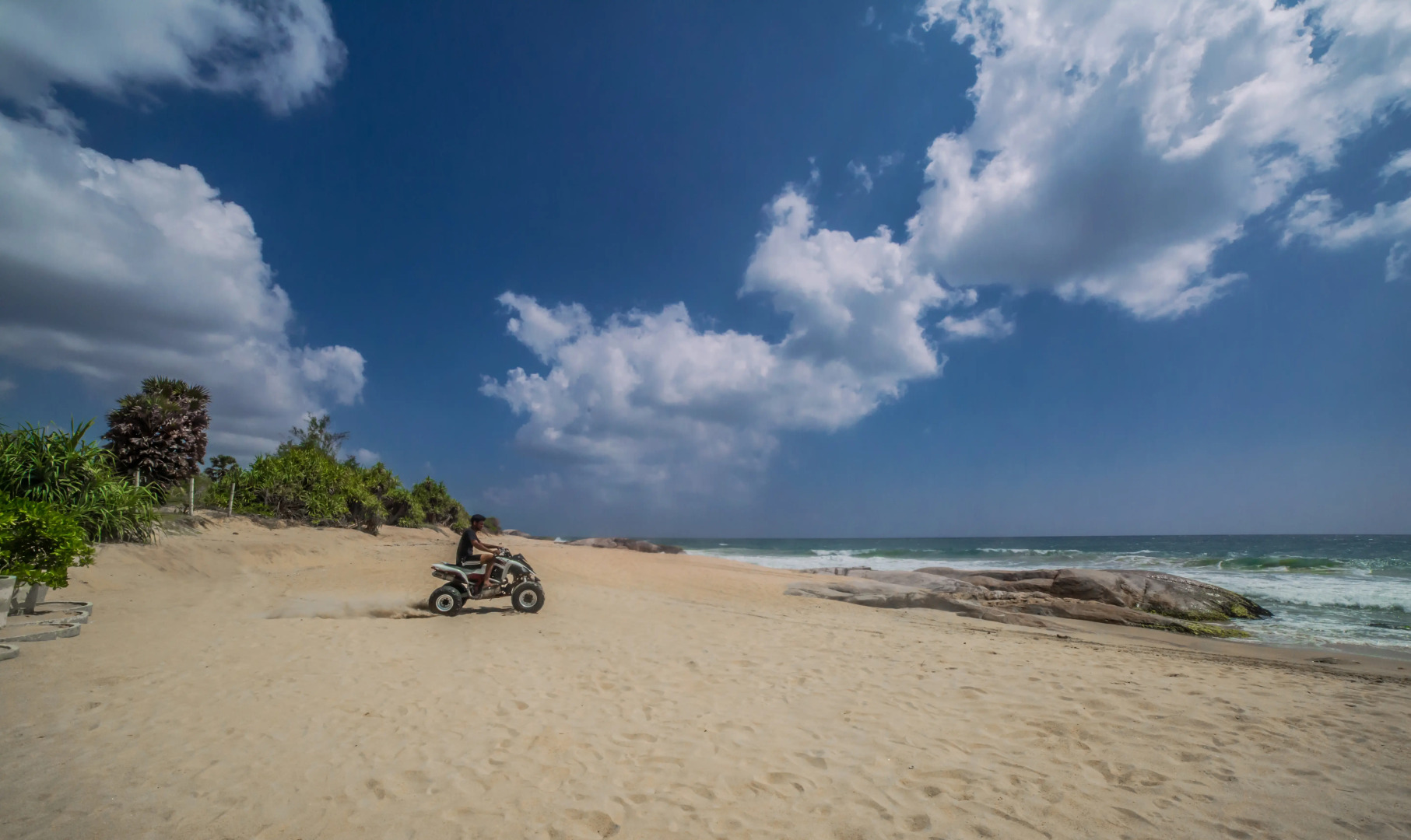 Отель Nikara Yala Beach Villas