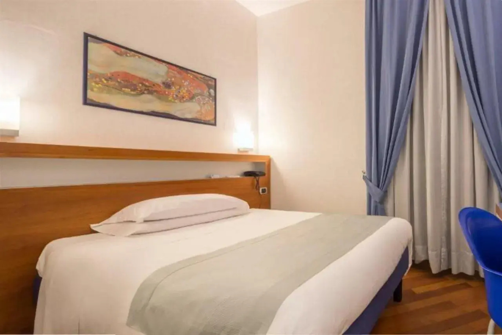 Отель Best Western Plus Hotel Plaza Napoli