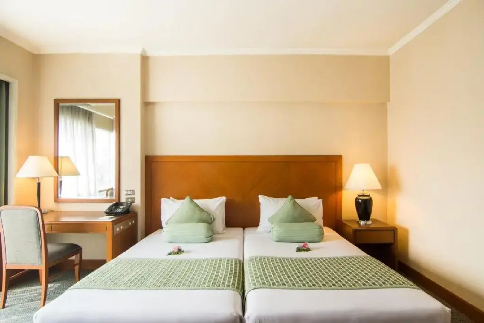 Отель Bangkok Palace