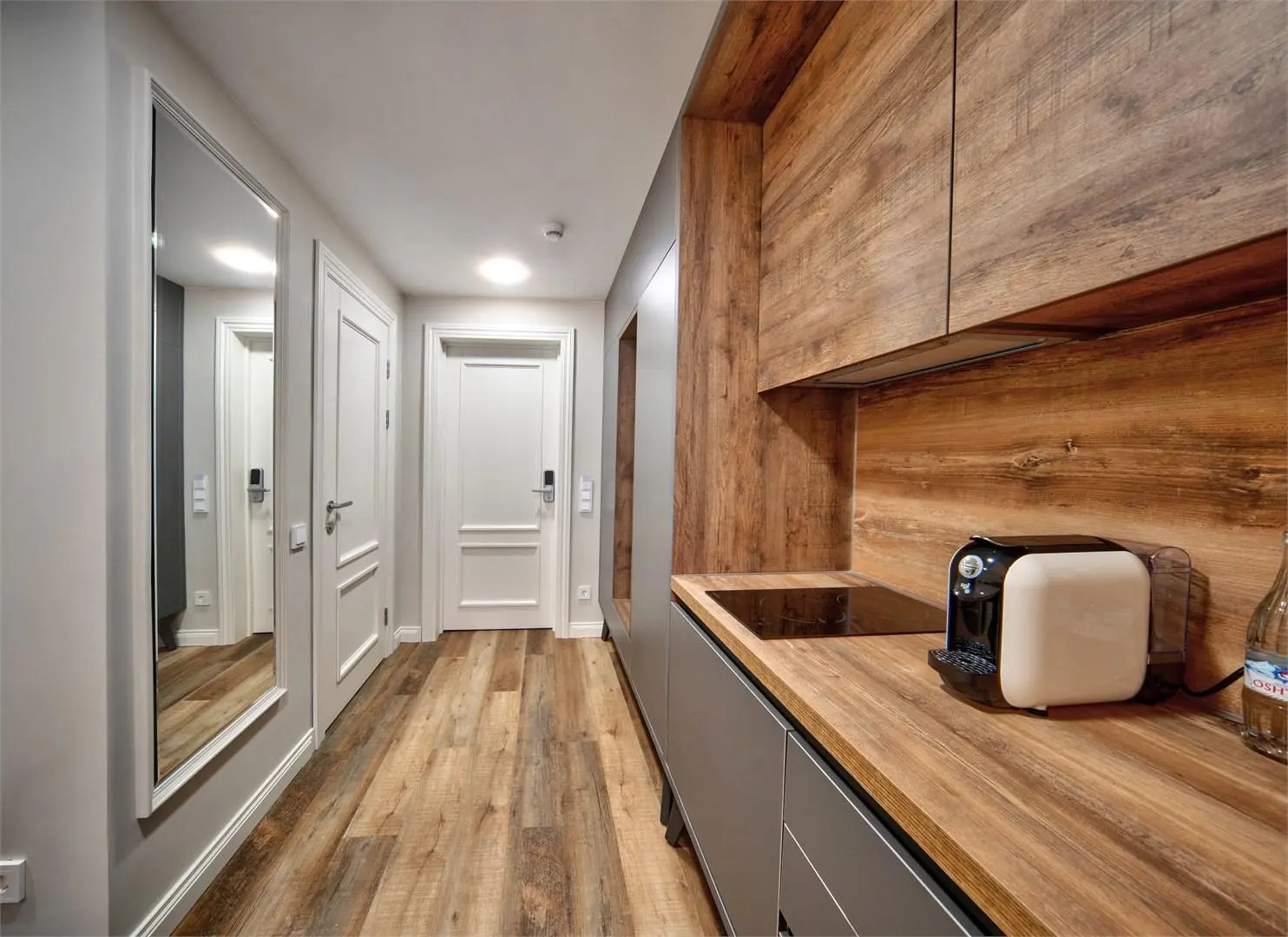 Хатти Апарт