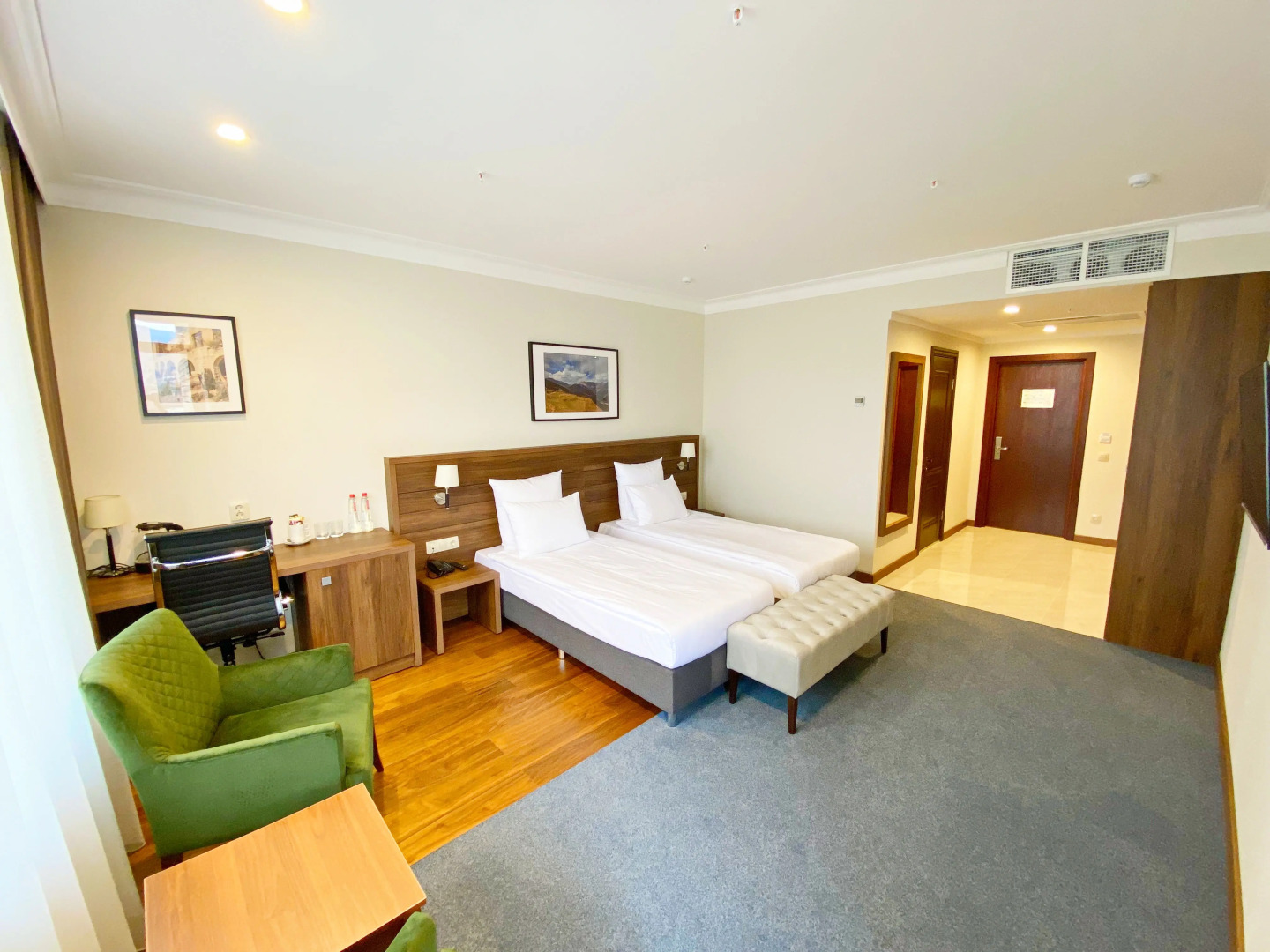 Отель Монто