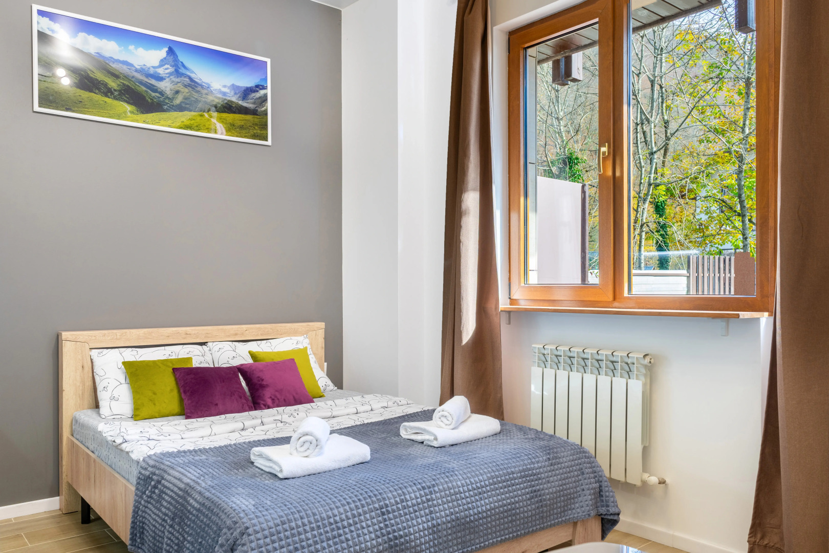 Апартаменты Просторная студия с балконом и видом на горы