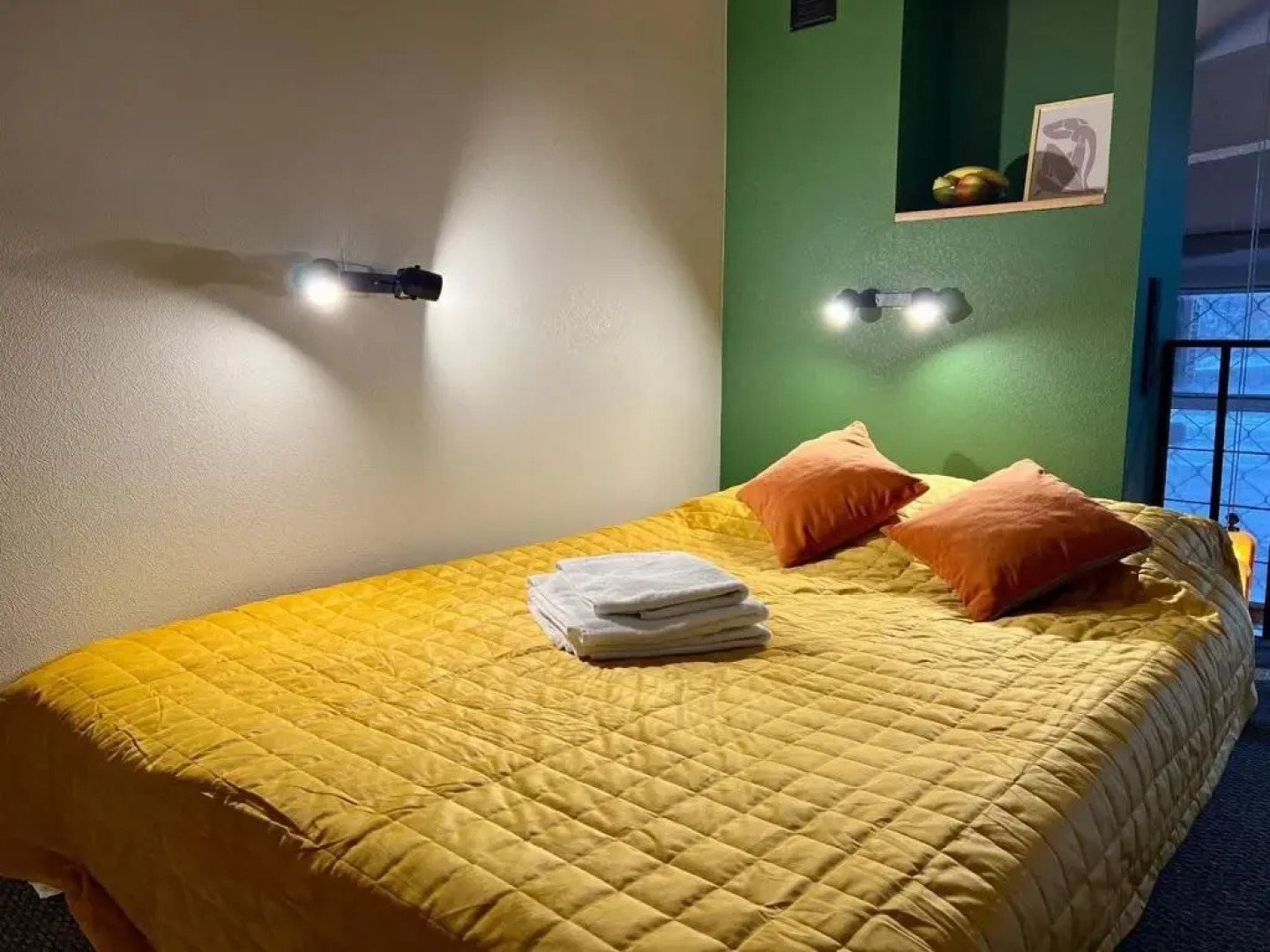 Уютная студия в 8 минутах на метро от самого центра