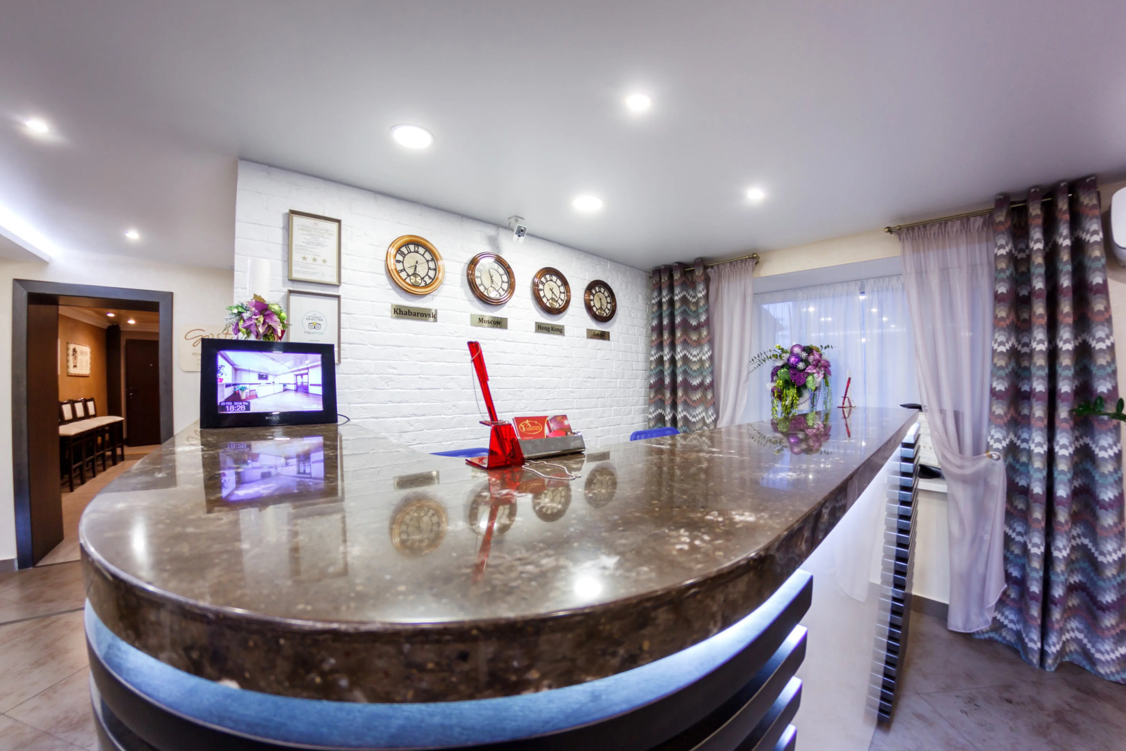 Отель Аврора