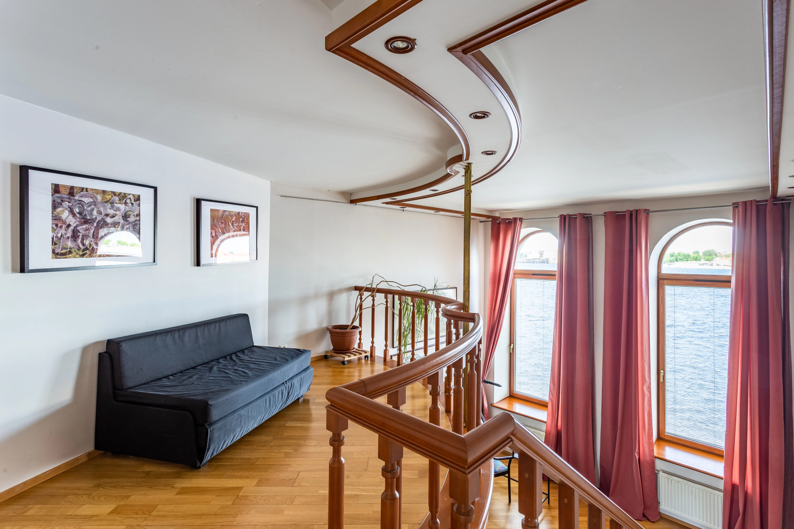 Апартаменты Art Home у Эрмитажа 7 комнат с видом на Неву