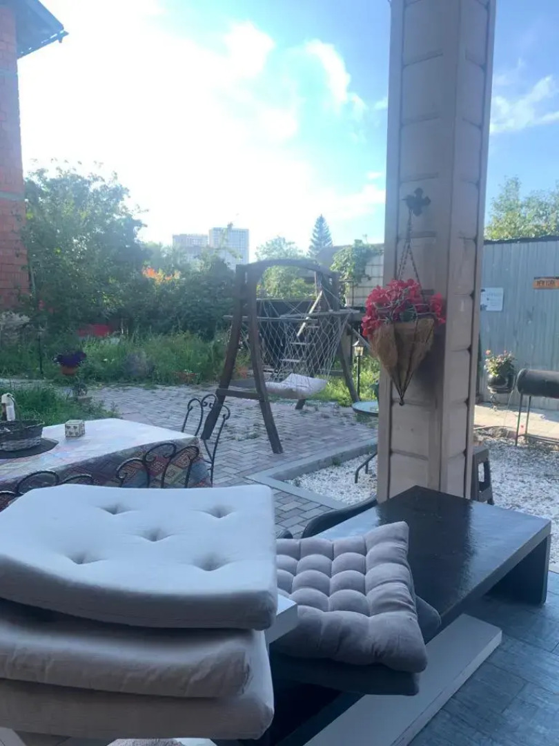 Частный дом Праздничный Коттедж в Центре Города