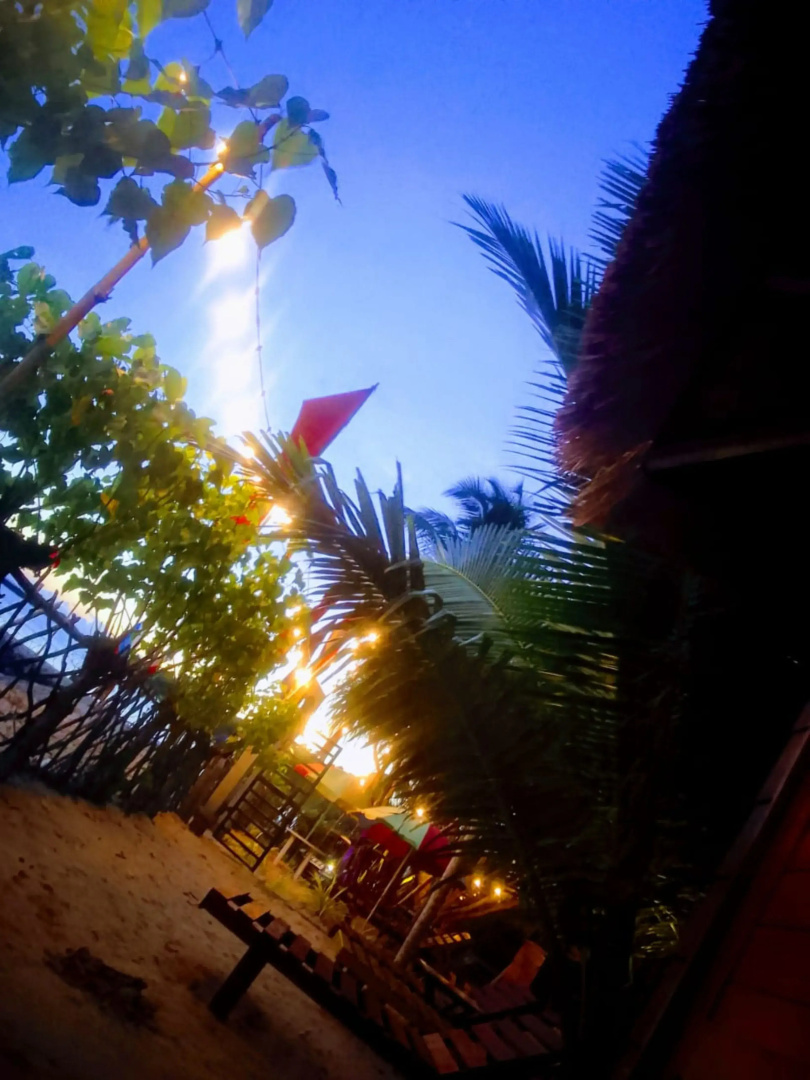 Мини-отель Tomorrowland Beach Villas & Fisherman's Wharf Restaurant