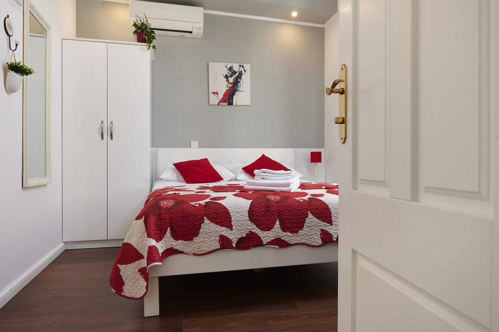 Palace Central Square