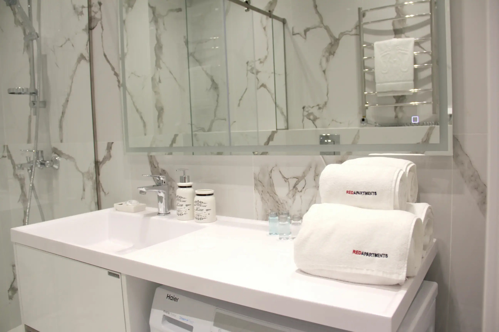 Апартаменты Red Apartments Светлана Парк Роберта