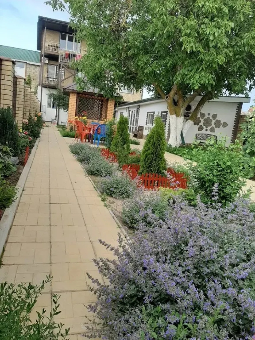 Solnechny Guest House