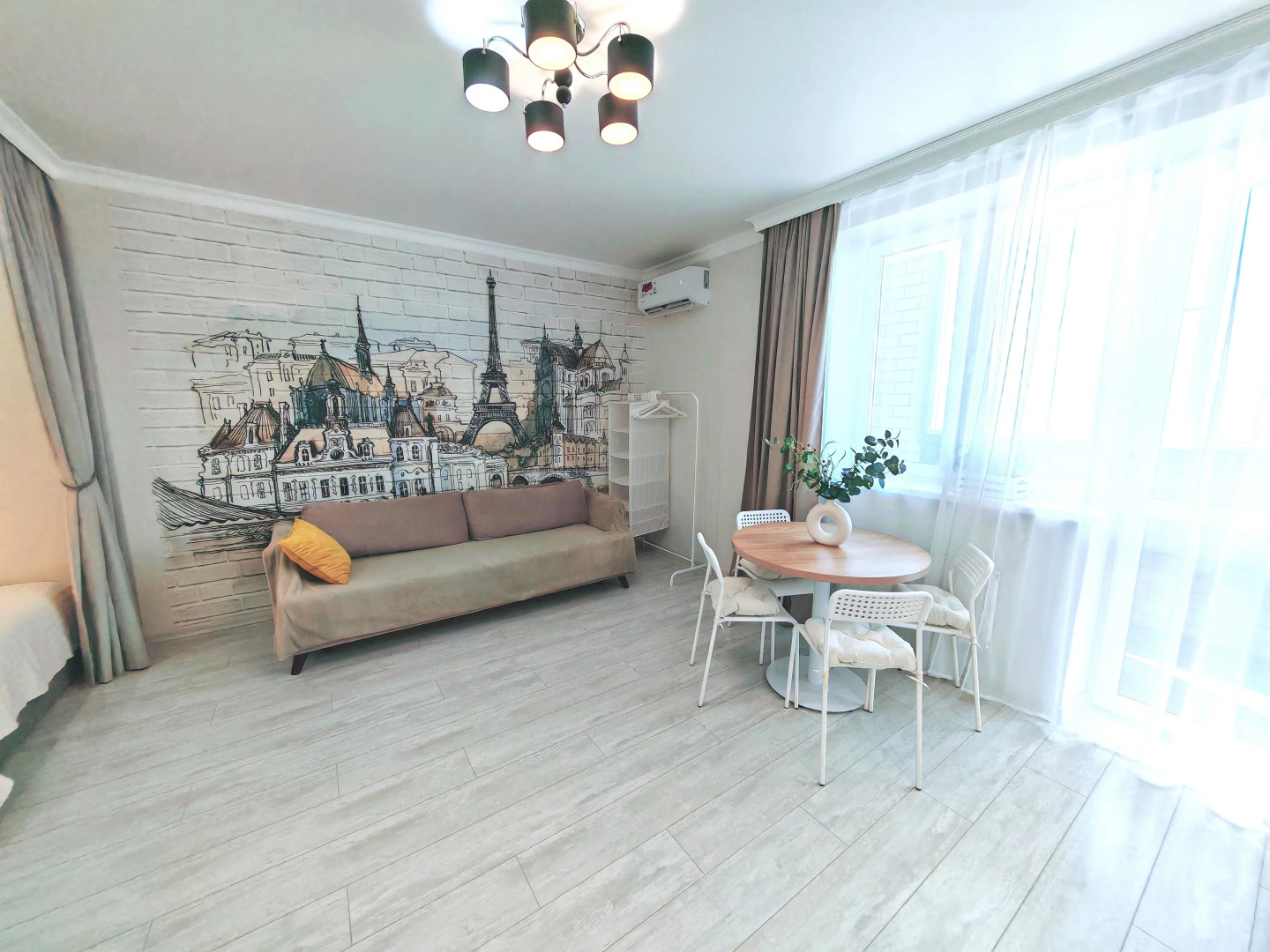 Квартира у ТЦ Кристалл Менделеева 2