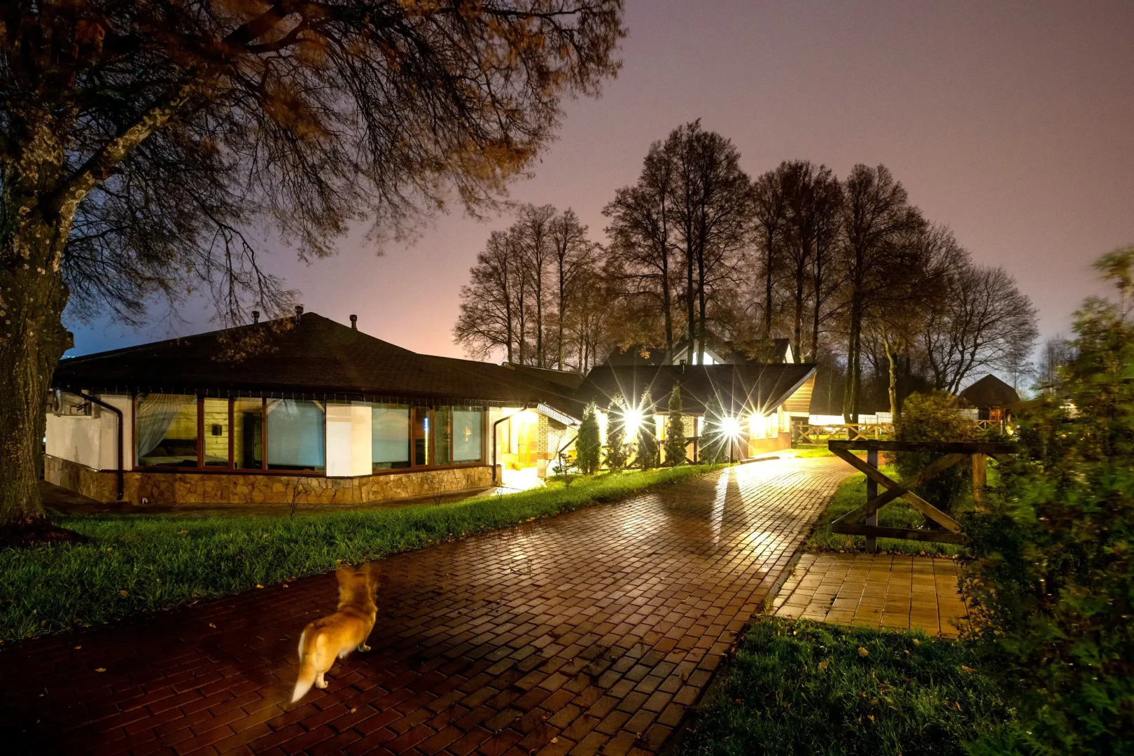 Гостевой дом Загородный Комплекс Слобода