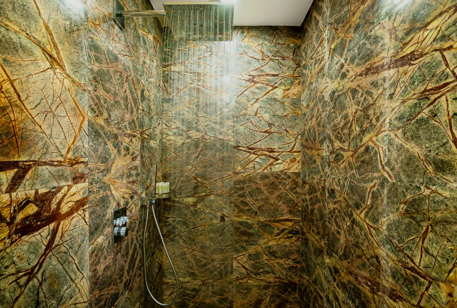 Курортный отель Gardens Hill Resort & Spa