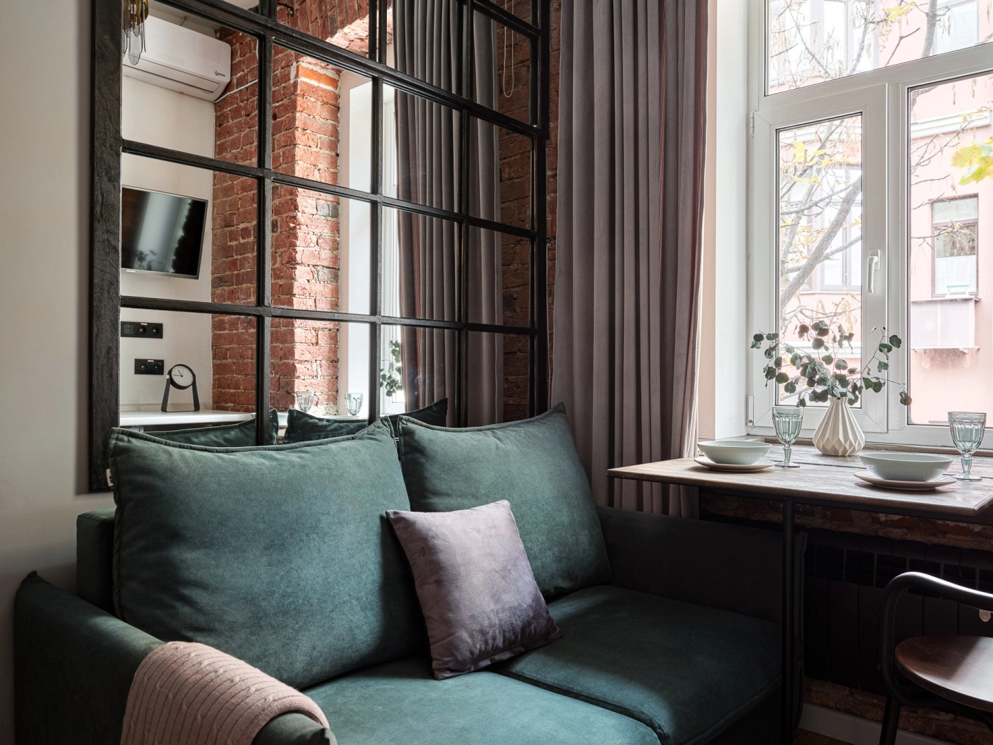 Апартаменты EasyGuest в стиле loft у метро Трубная