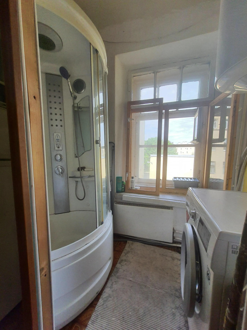 Бунгало Необустроенная Комната Творческого Человека в Трехкомнатной обычной квартир