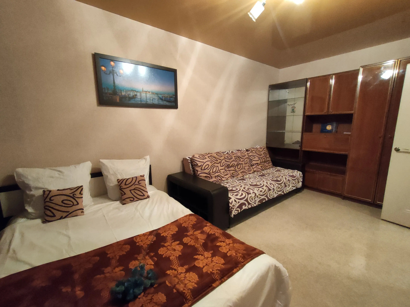 Апартаменты День & Ночь на Краснознаменная 92