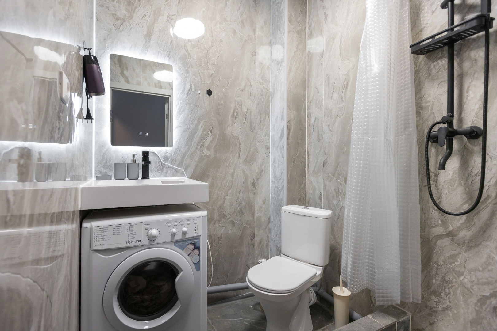 Апартаменты Студия на П. Романова