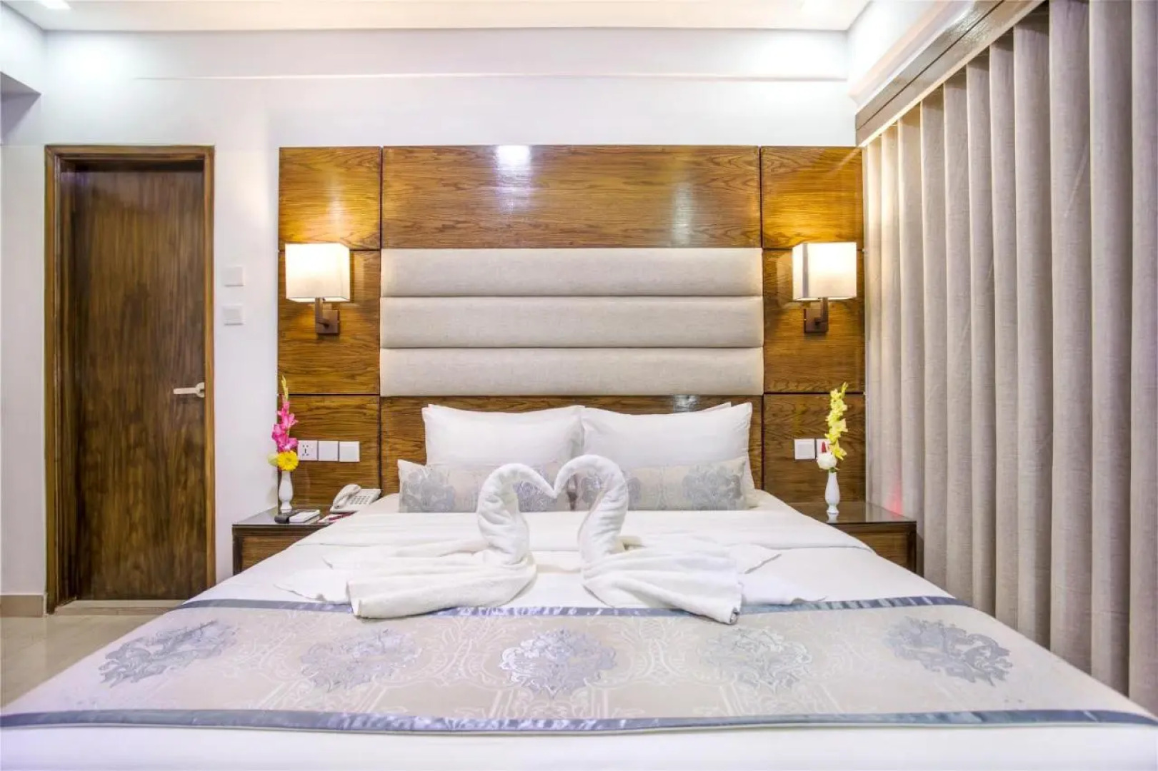 Отель White Palace