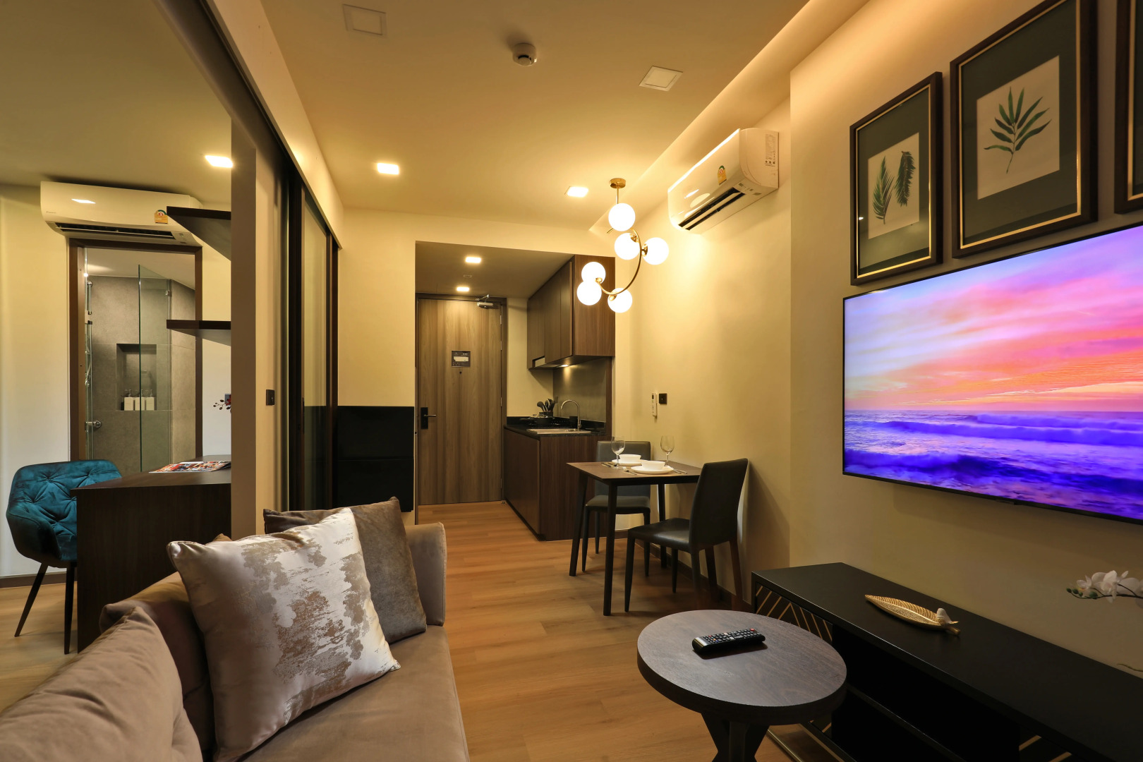 Апартаменты PRO-613 1 Спальня рядом с Пляжем Карон Стильный Интерьер и Балкон с видом на Море