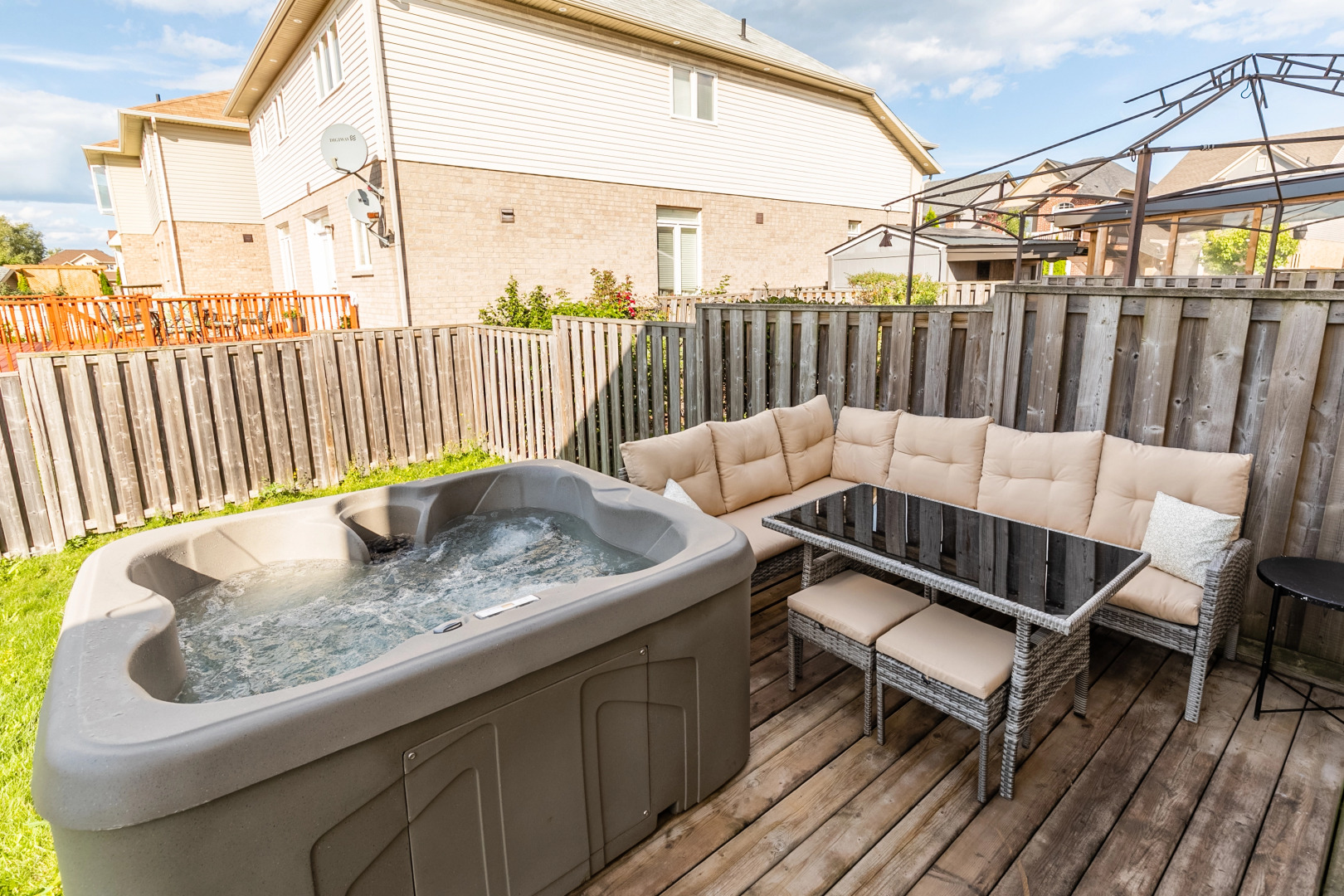 Частный дом Globalstay Luxury 3BR Townhomes with Hot tub Gym BBQ