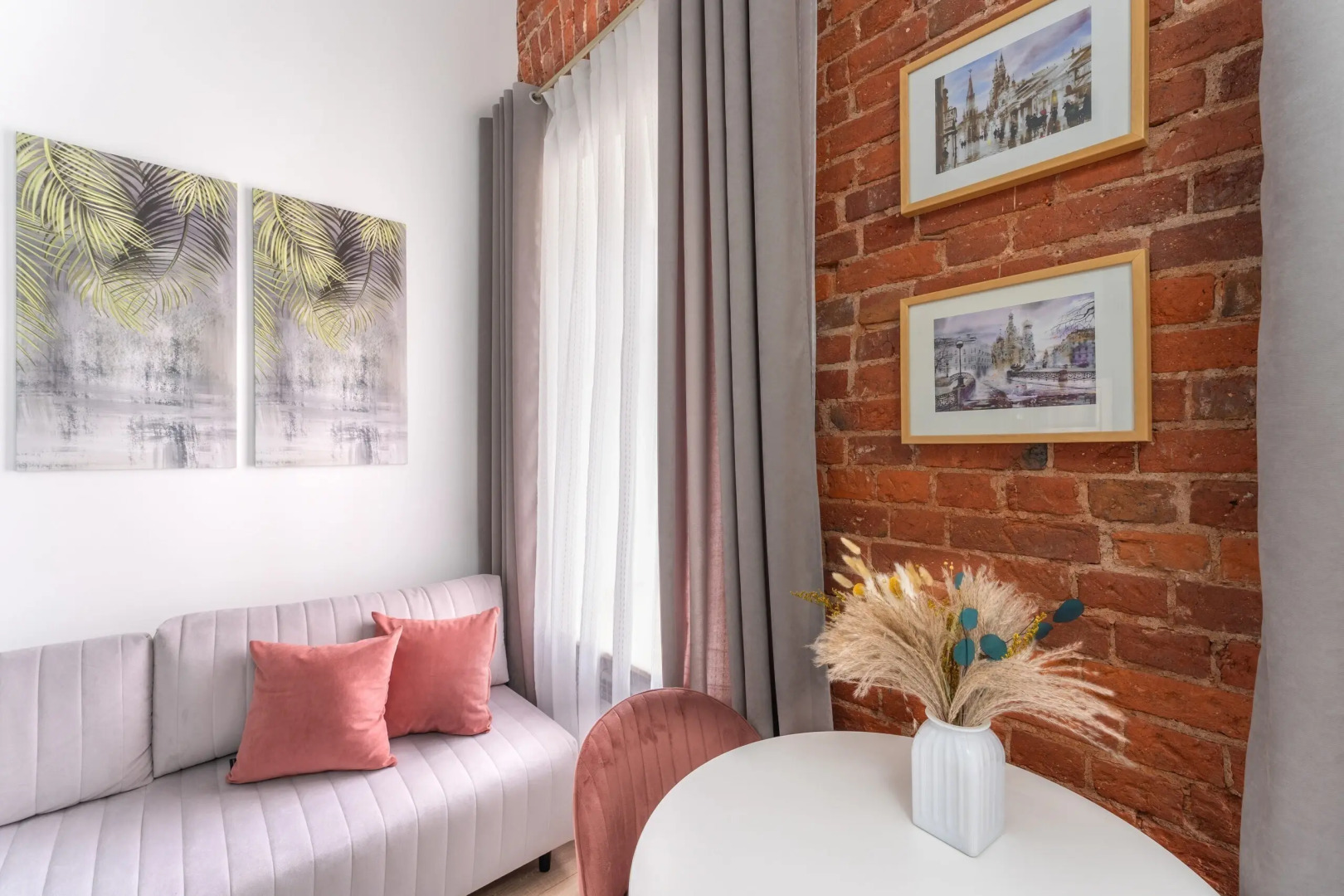 Квартира Двухуровневaя дизайнерская четырехместная