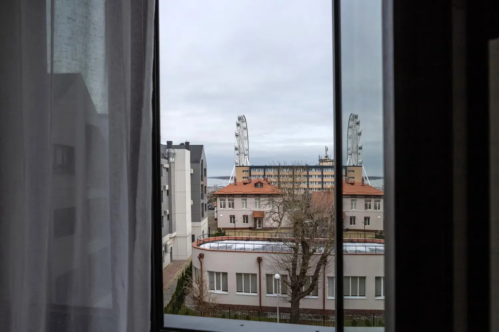 Апартаменты с видом на колесо обозрение Глаз Балтики