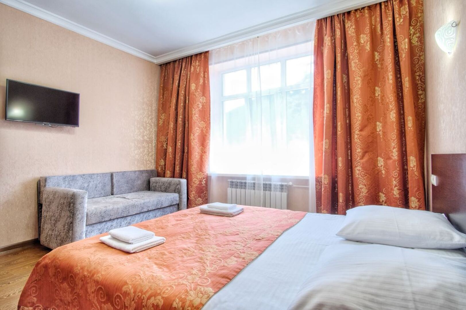 Отель Кавказ