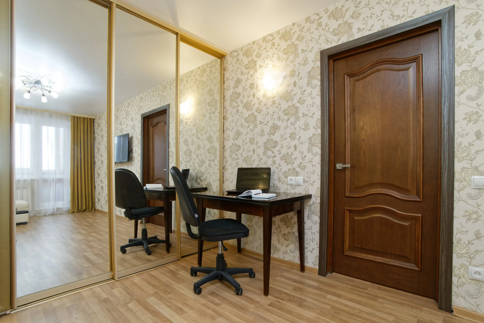 Апартаменты двухкомнатные Stepanenkov Есенина 4