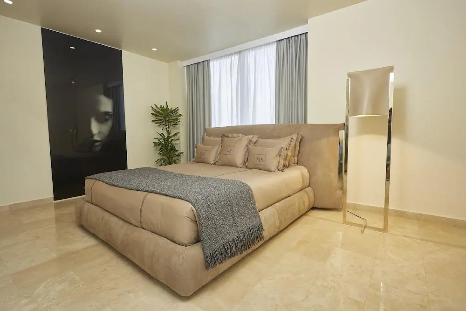 Отель Kwarleyz Residence