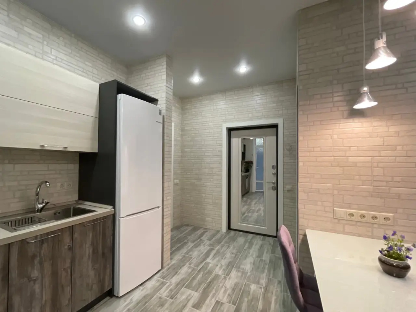 Апартаменты просторные в топовой локации Сочи у Морпорта