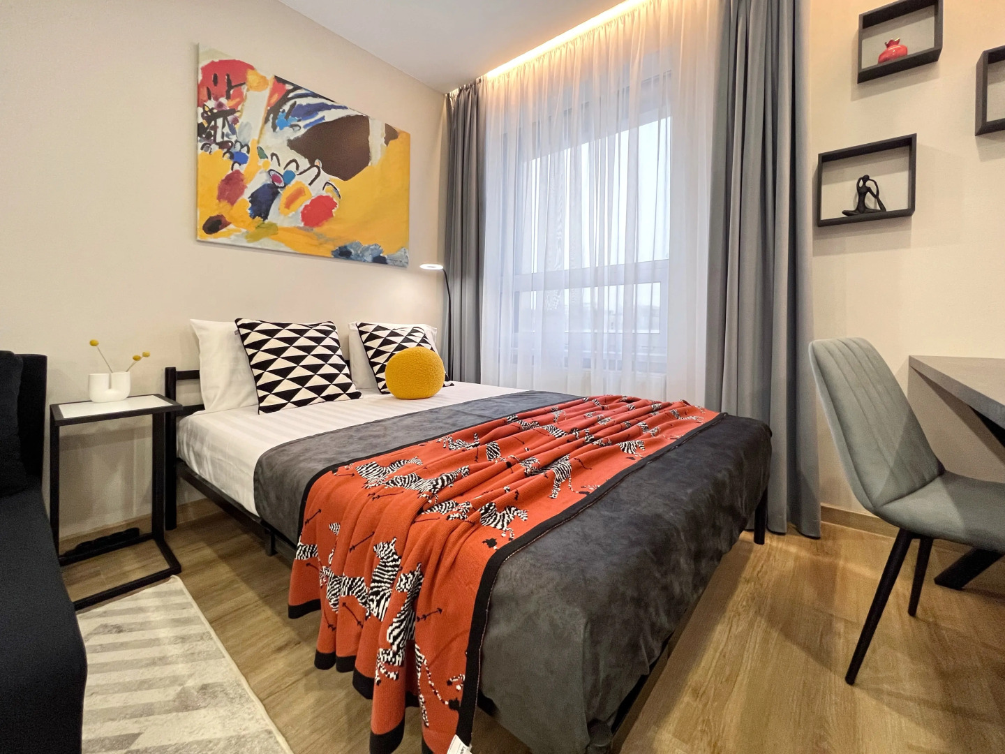 Апартаменты Granada Красивая студия в новом апарт-отеле на берегу канала