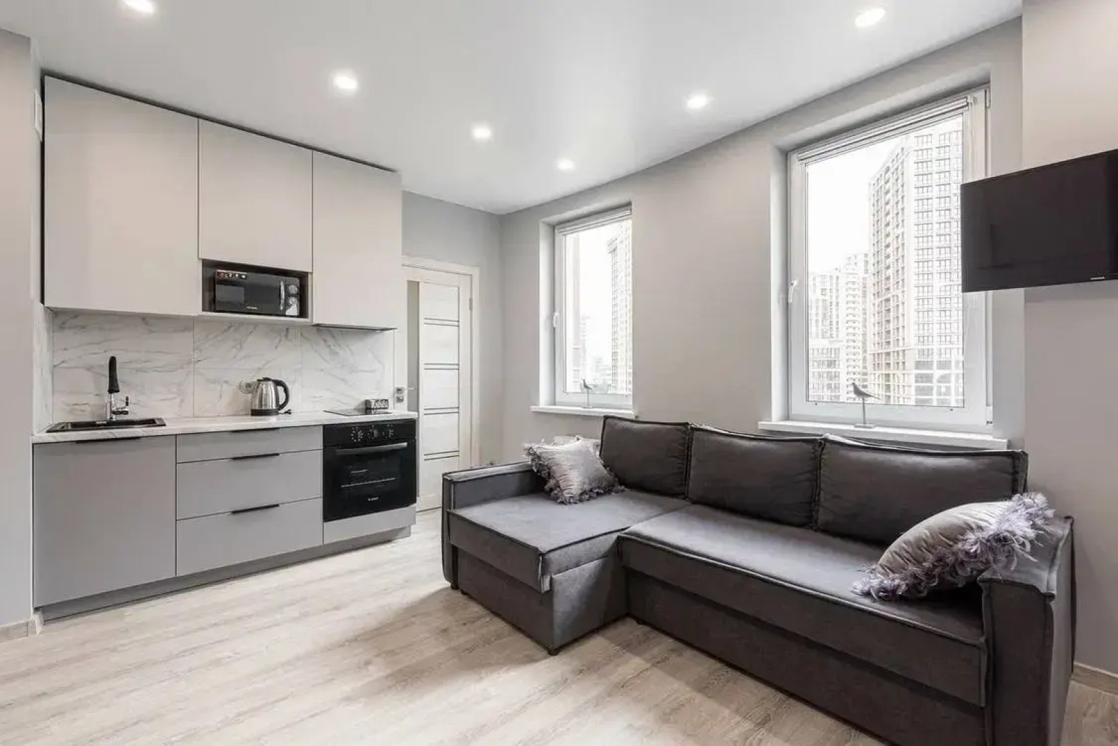 Апартаменты Дизайнерская Студия Паула с видом на парк Челюскинцев