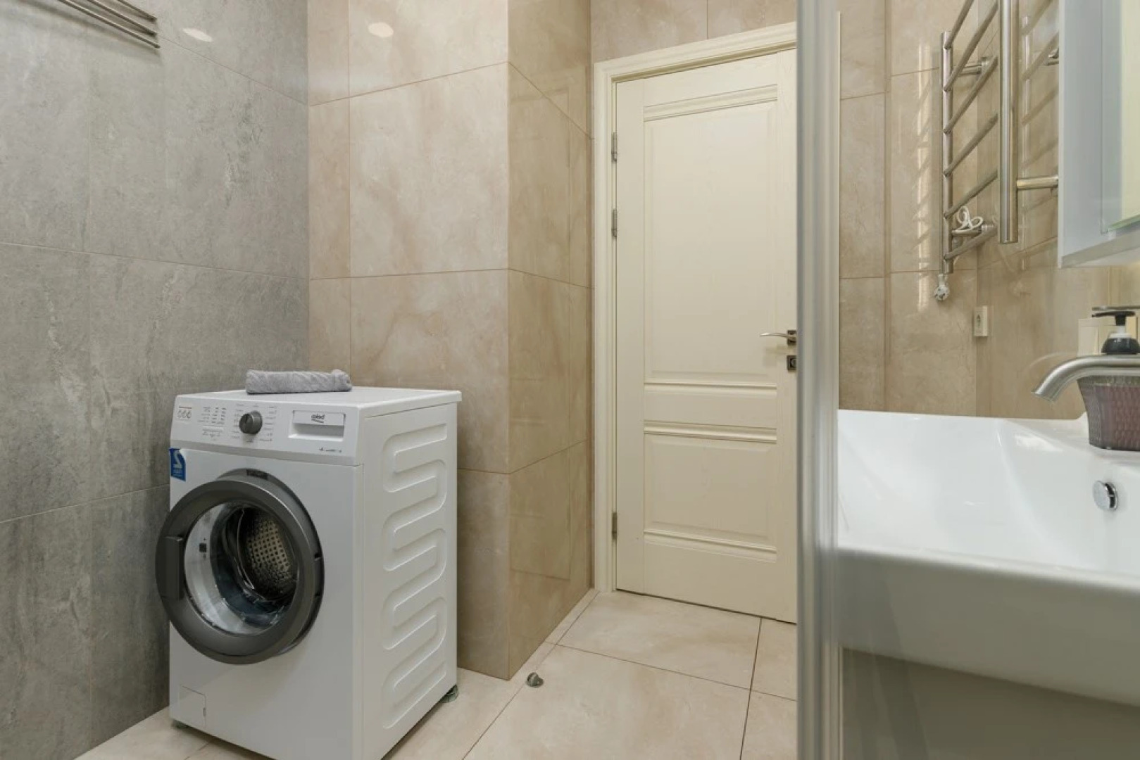 Апартаменты GeoApart Цветочная 30 8