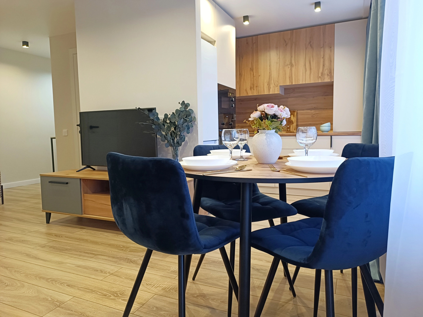 Двухкомнатные Сканди апартаменты в Центре Города