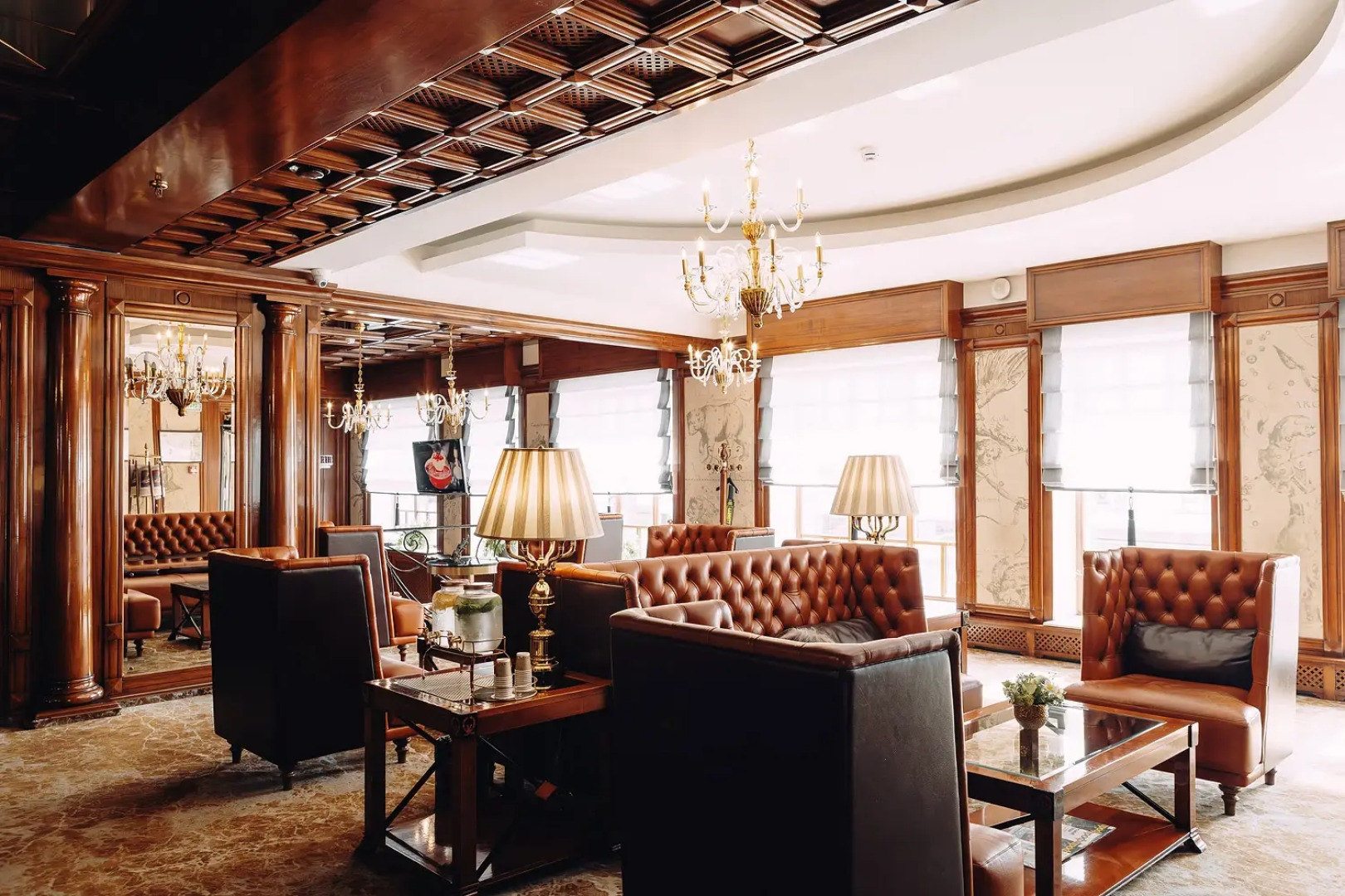 Отель Амбассадори