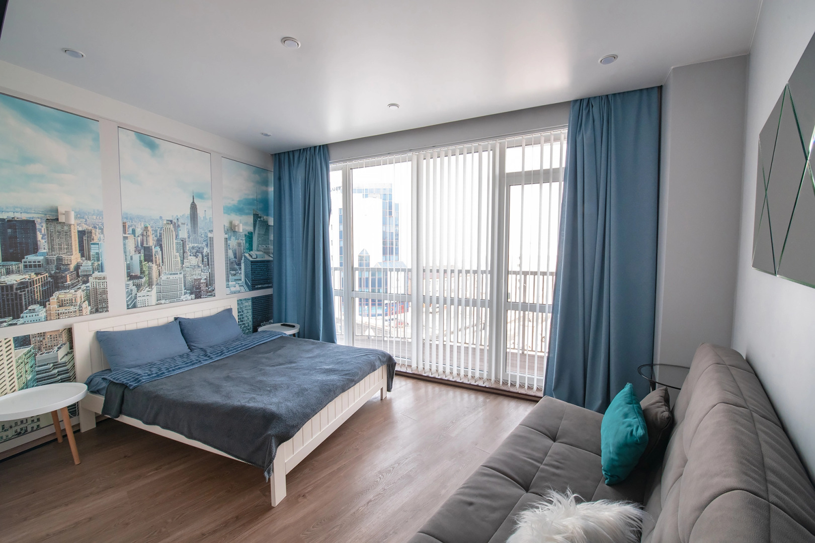 Апартаменты Central Bay Studios Near the Station 1