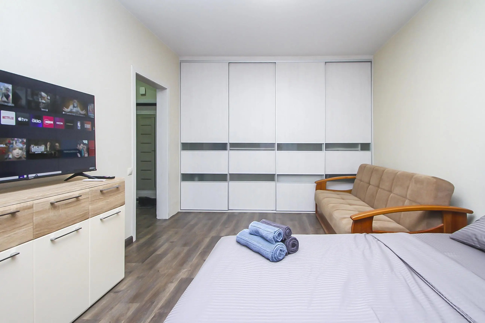 Апартаменты 1 комнатные Каролинского 9