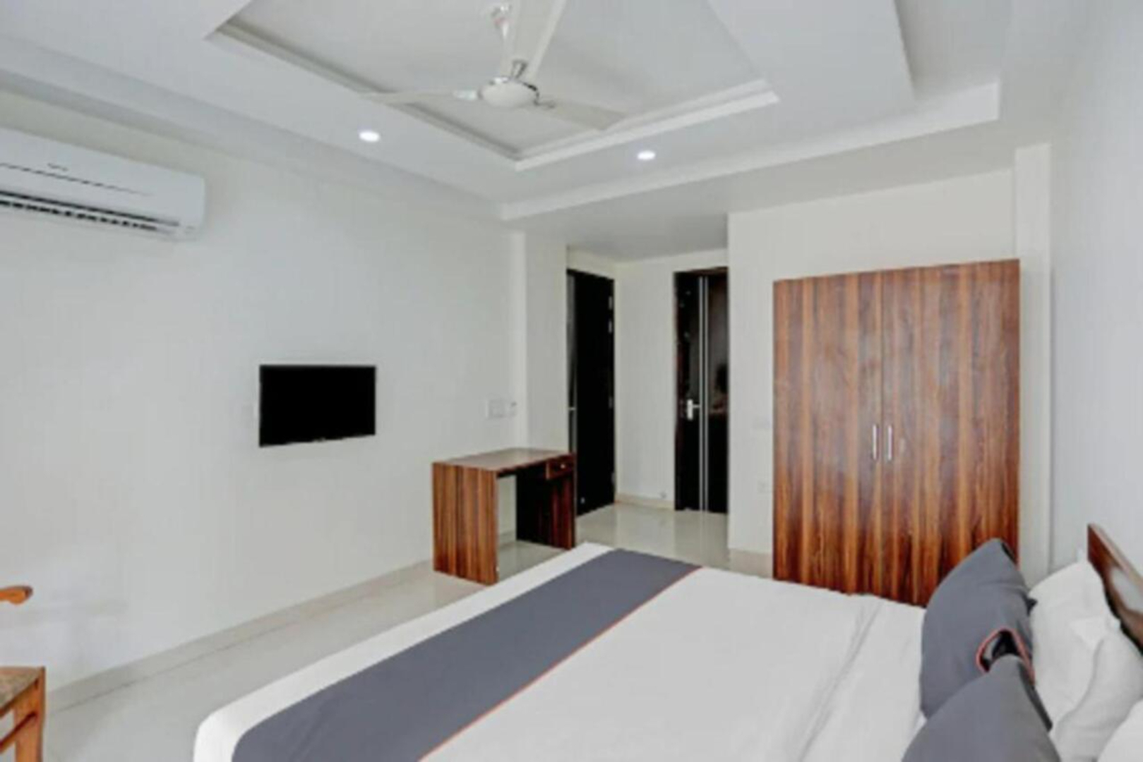 Отель Collection Inn