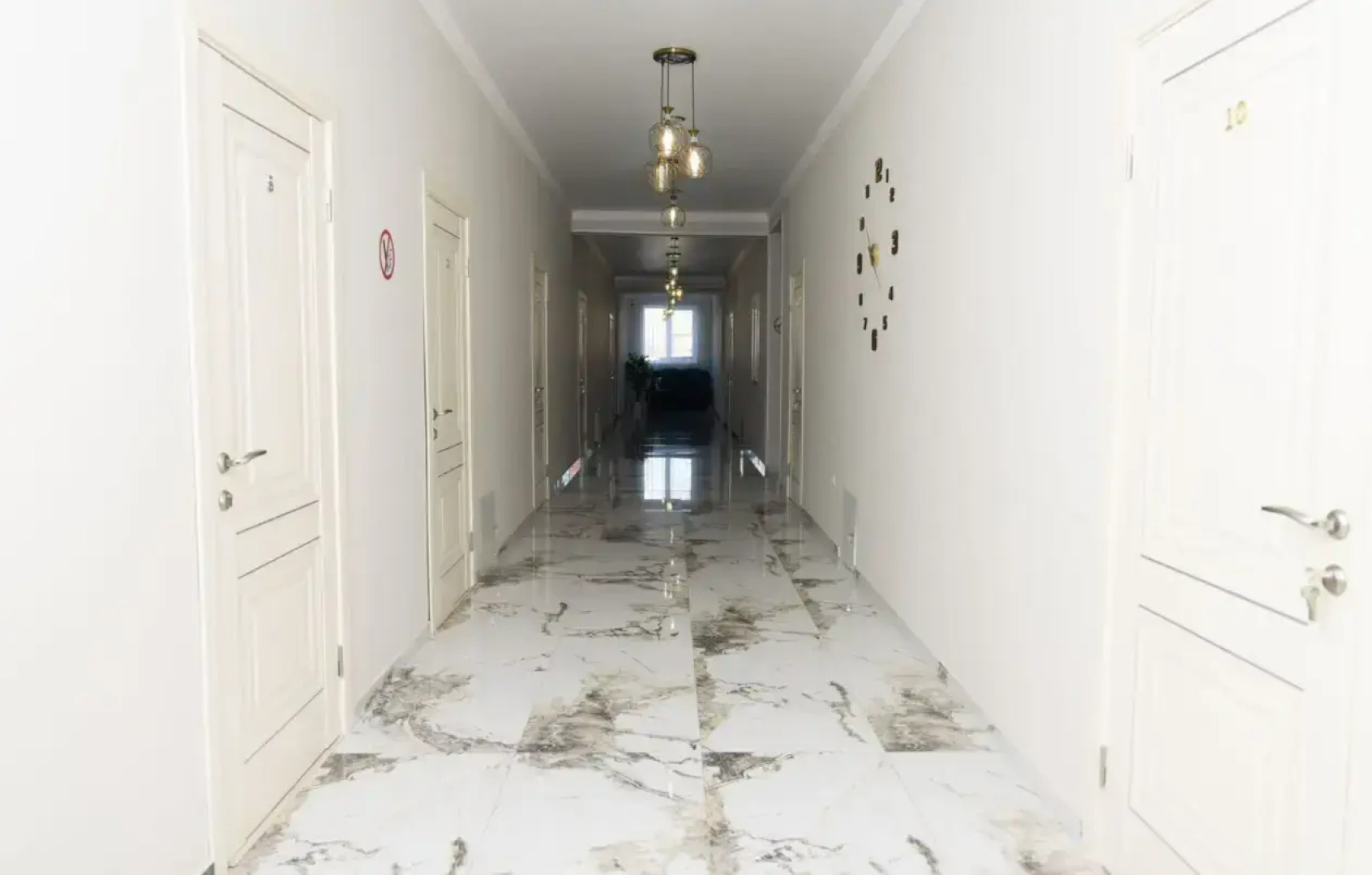 Отель Корона