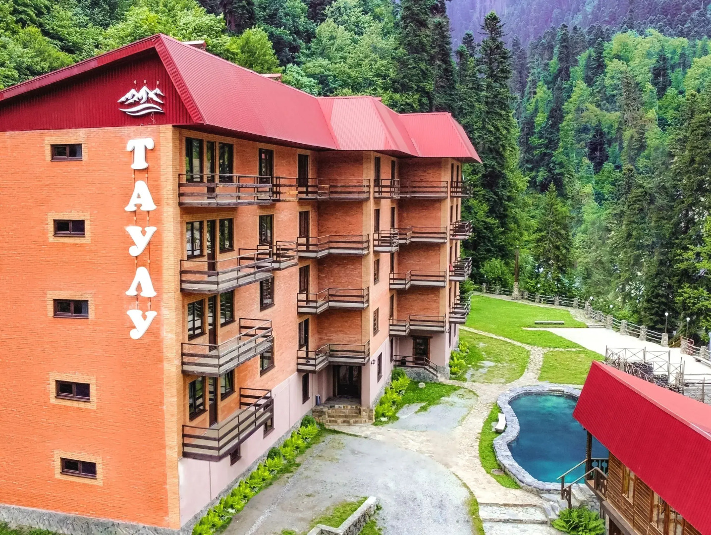 Отель Таулу