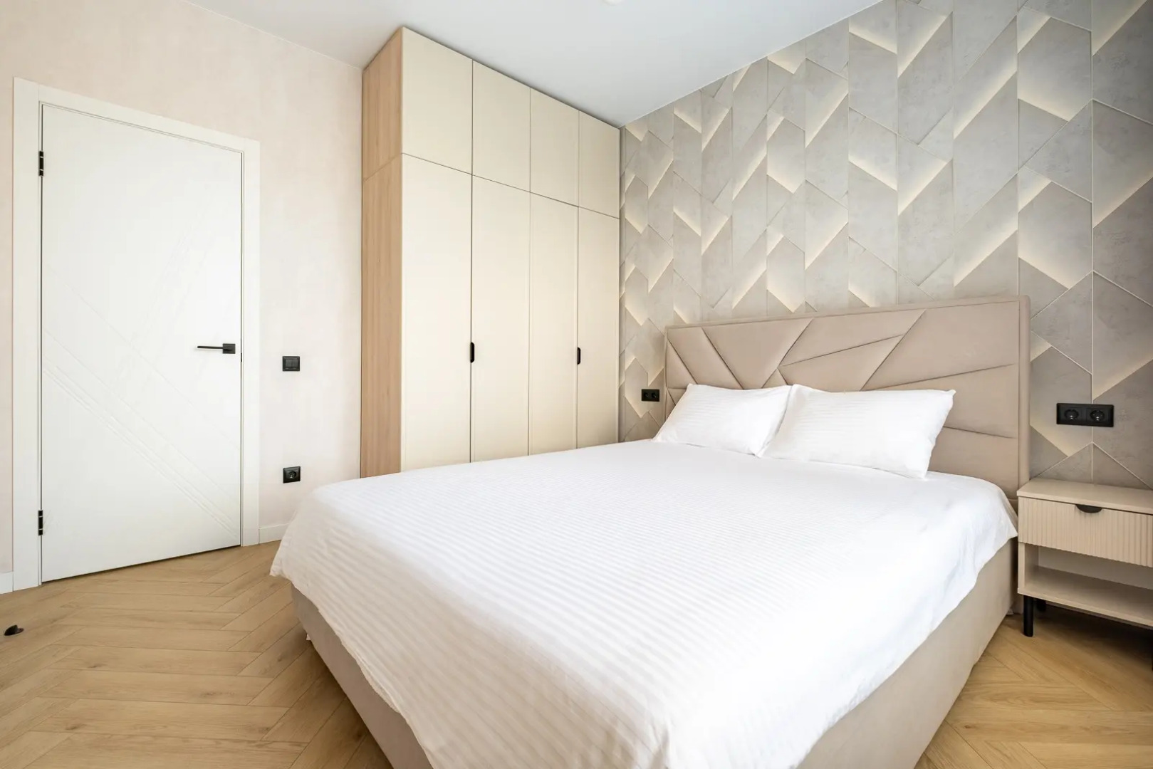 Апартаменты у метро Лесная