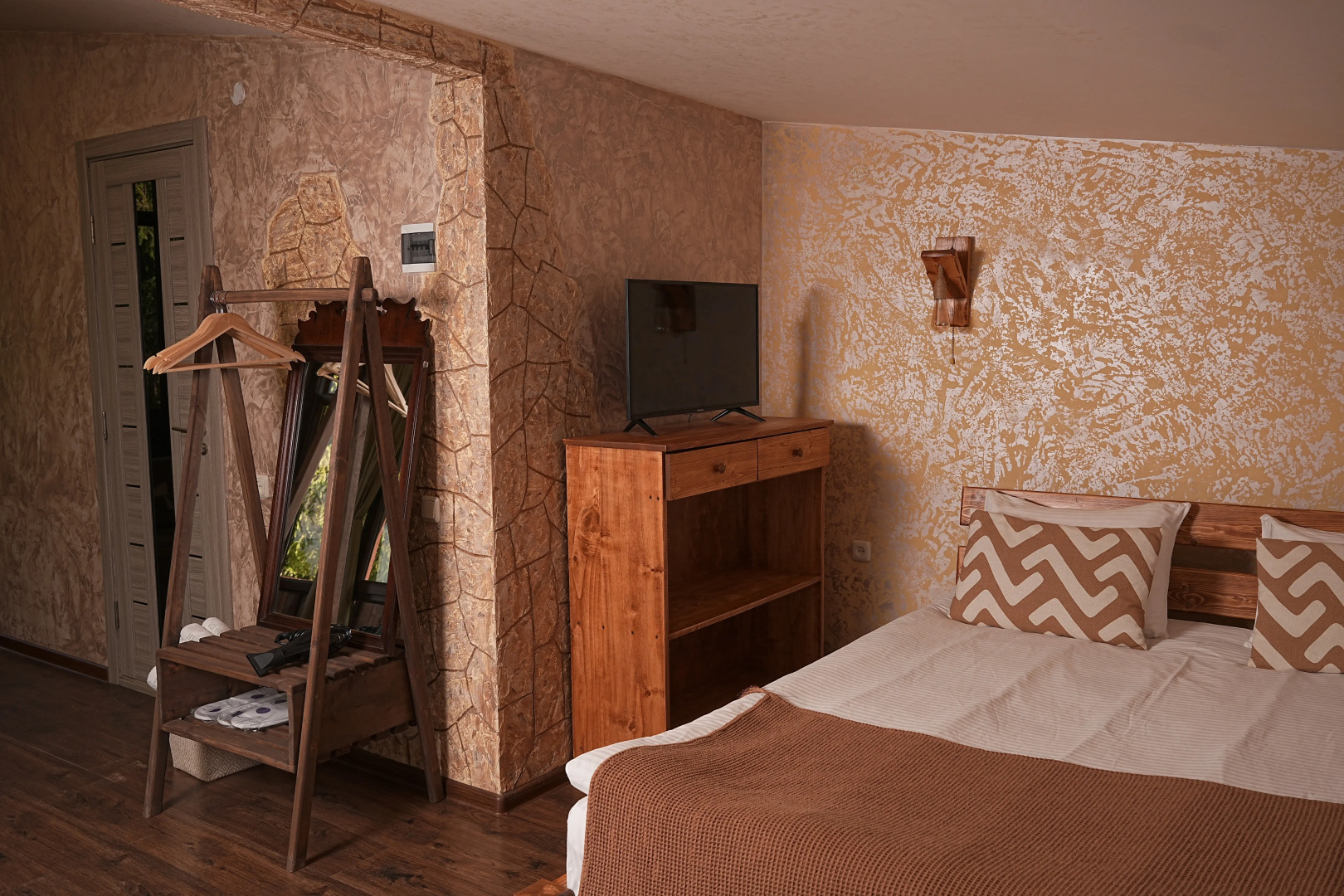 Отель EcoLife Lodge & Restaurant