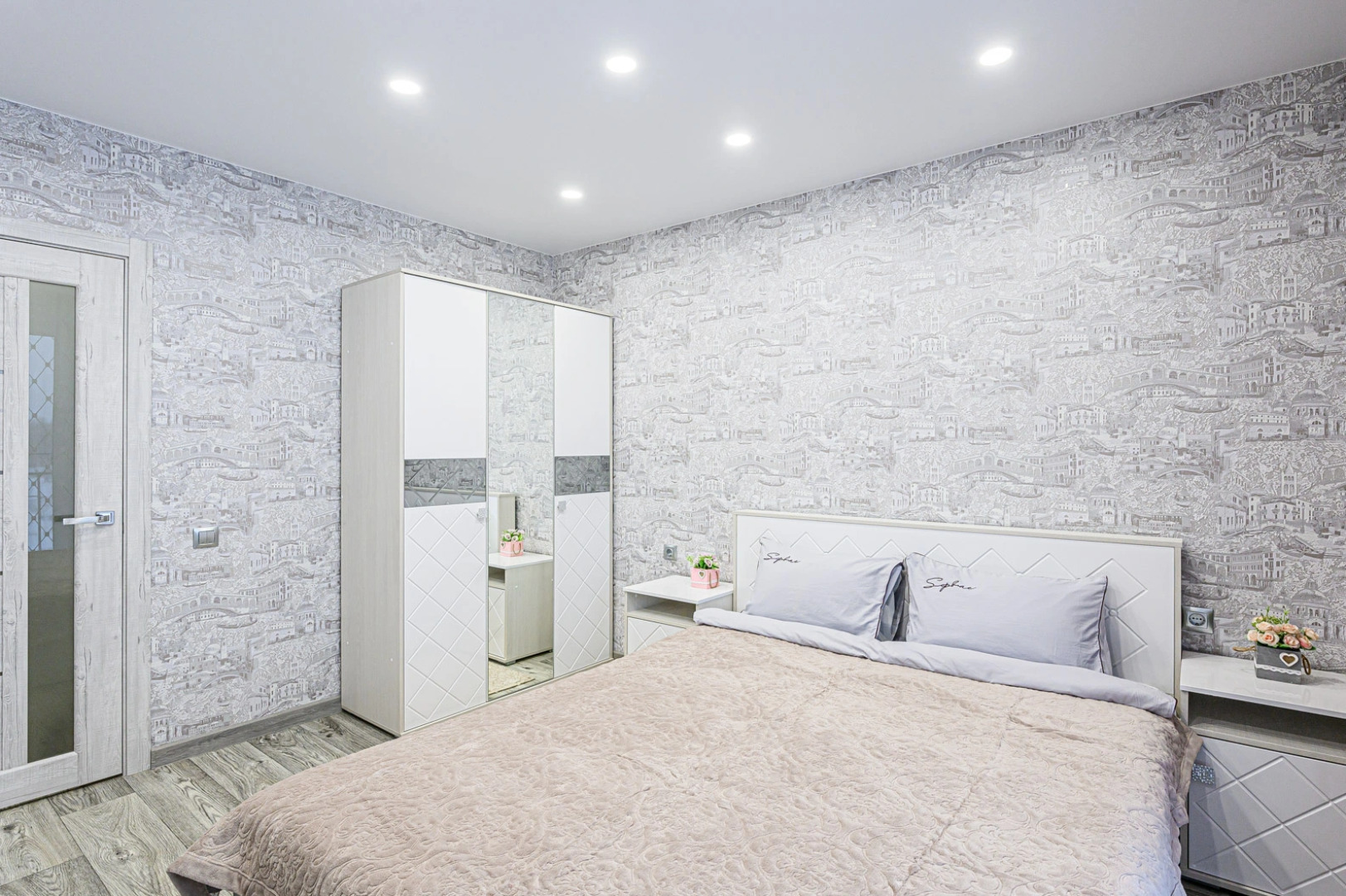 Апартаменты Stepanenkov Евродвухкомнатная квартира на улице Владимира Заровного 34