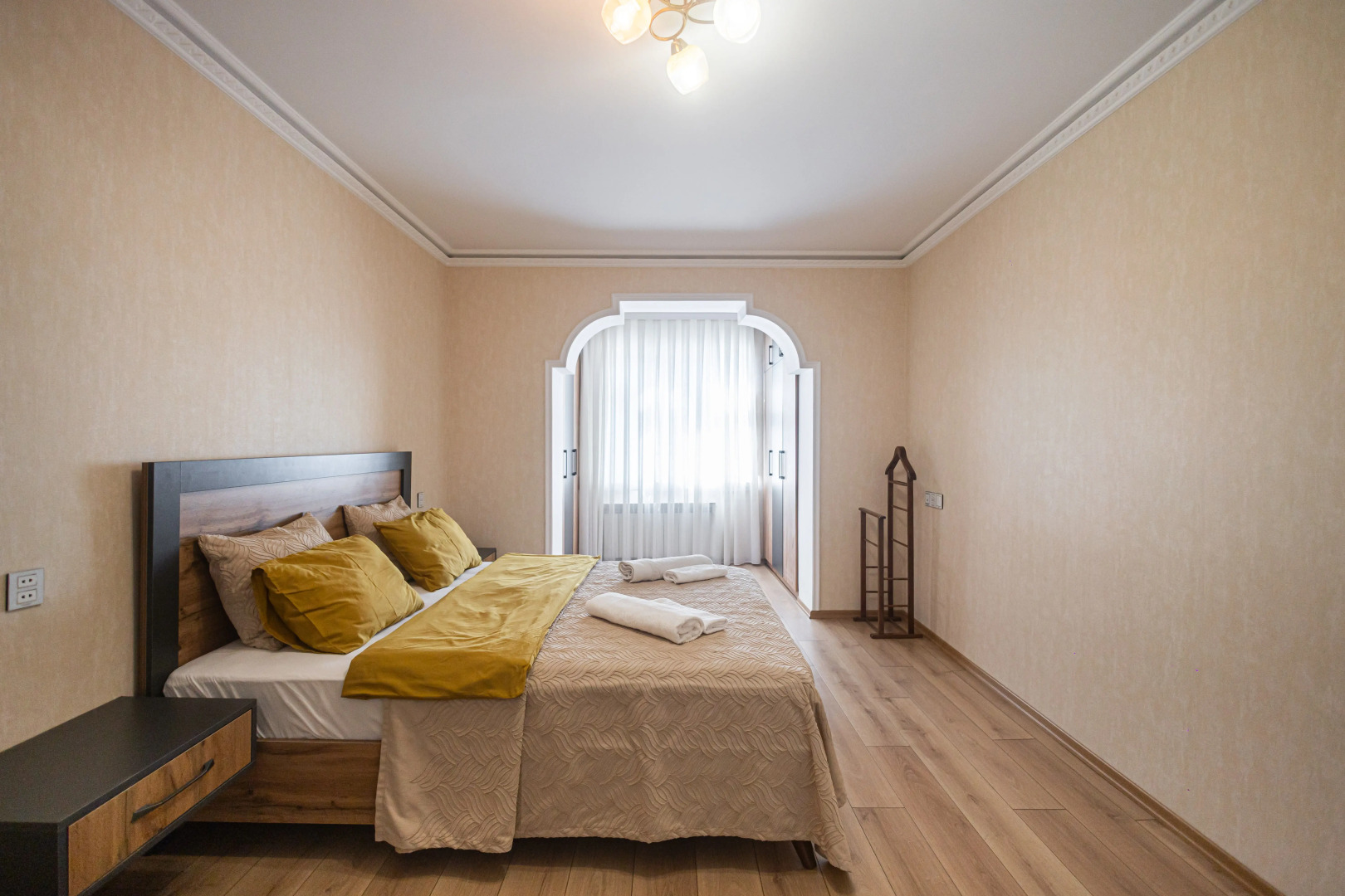 Апартаменты Двухспальные с Гостиной Комнатой в Центре Города